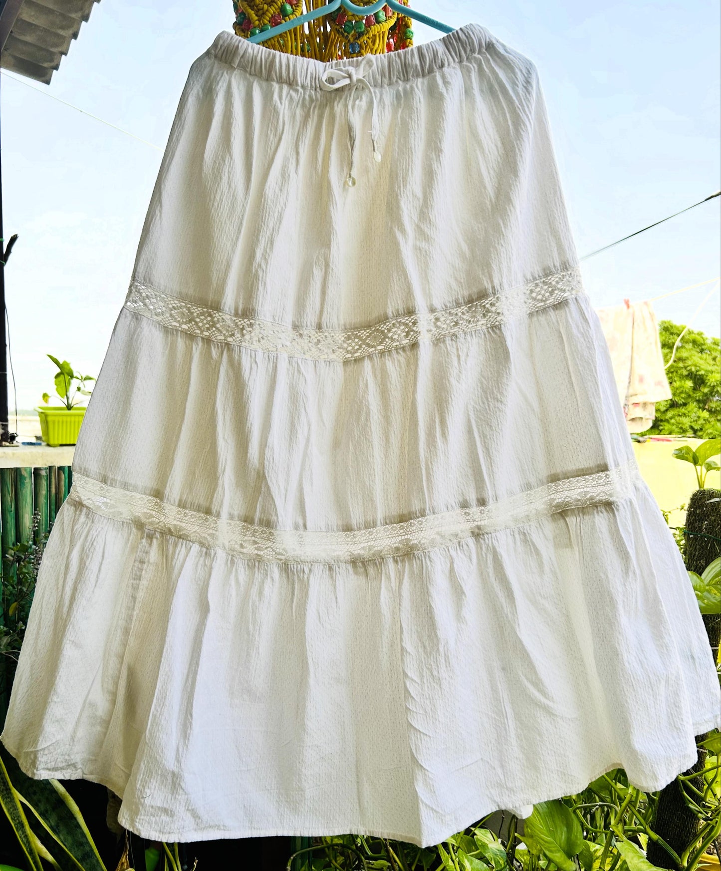 Flowy white skirt